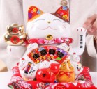 Mèo Thần Tài Vẫy Tay, Mèo May Mắn Maneki Neko Làm Ăn Phát Tài 20cm Kèm Sạc, Đệm Và Hộp Đẹp