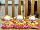 Mèo Thần Tài Vẫy Tay, Mèo May Mắn Maneki Neko Làm Ăn Tấn Tới 18cm Màu Vàng Kèm Đệm Và Hộp Đẹp