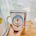 Bình Nước Dáng Trụ, Bộ Bình Đựng Nước Hoạ Tiết Vẽ Tay DoRaeMon Decor Dễ Thương Cốc Uống Nước Sứ Bát Tràng