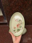 Đĩa bầu dục vẽ hoa sen Bát Tràng số 2 kích cỡ 26x17cm