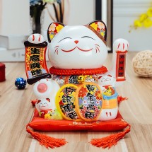 Mèo Thần Tài  Vẫy Tay, Mèo May Mắn Maneki Neko Chiêu tài lộc 20cm Kèm Đệm Và Hộp Đẹp