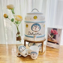 Bình Nước Dáng Trụ, Bộ Bình Đựng Nước Hoạ Tiết Vẽ Tay DoRaeMon Decor Dễ Thương Cốc Uống Nước Sứ Bát Tràng