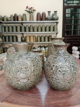 Vò đắp nổi họa tiết phù dung  2 cỡ cao 22cm và 20cm Bát Tràng
