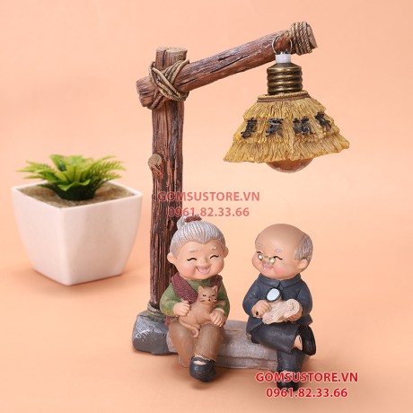 Bộ tượng ông bà anh mẫu mới nhất - Tượng trang trí nhà cửa ông bà đèn đánh ôm mèo 16x11cm