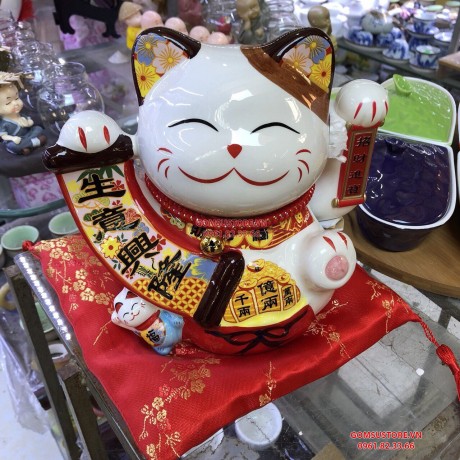 Mèo Thần Tài  Vẫy Tay, Mèo May Mắn Maneki Neko Tài vận hanh thông 20cm Kèm Đệm Và Hộp Đẹp