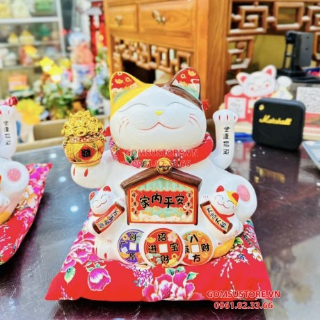 Mèo Thần Tài  May Mắn Maneki Neko Gia Đạo Bình An 20cm Kèm Đệm Và Hộp Đẹp